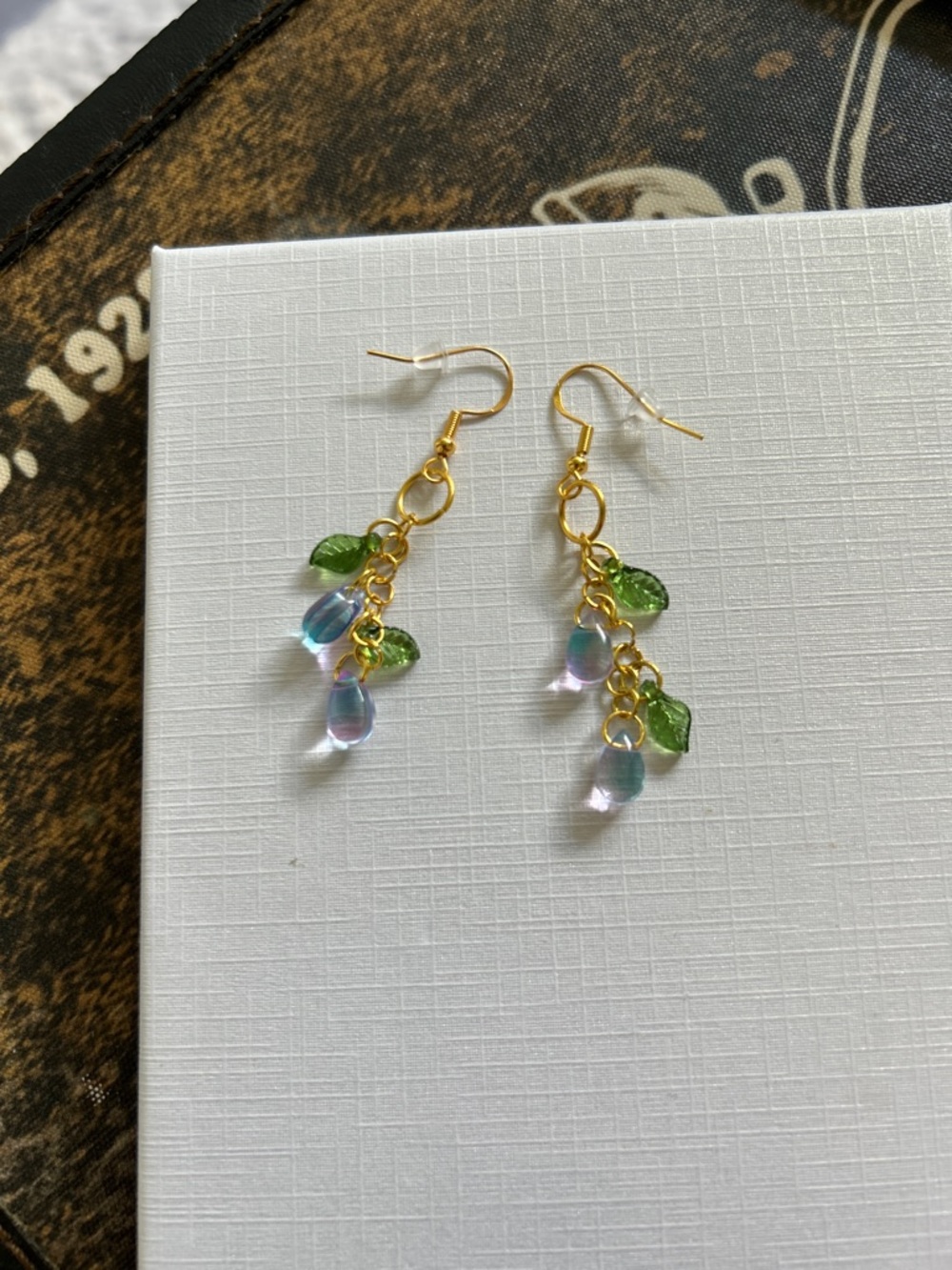 Handmade glass bead gold hypoallergenic earring🍀